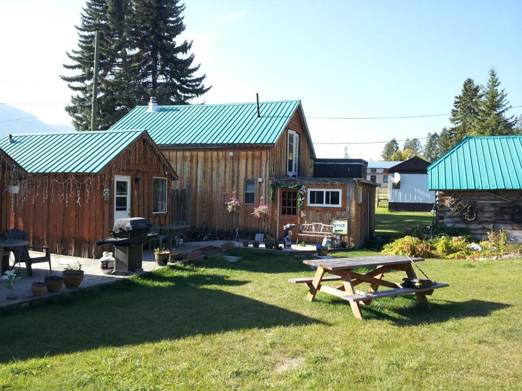 Steamboat Mountain Chalets Ξενοδοχείο Spillimacheen Εξωτερικό φωτογραφία