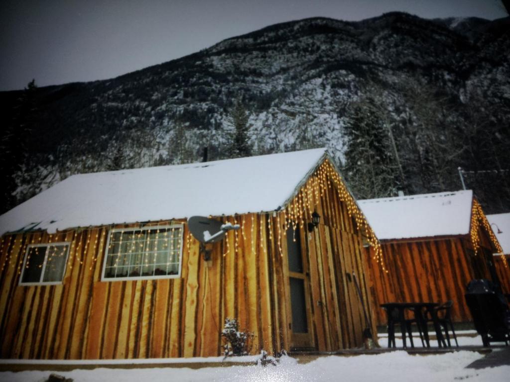 Steamboat Mountain Chalets Ξενοδοχείο Spillimacheen Εξωτερικό φωτογραφία